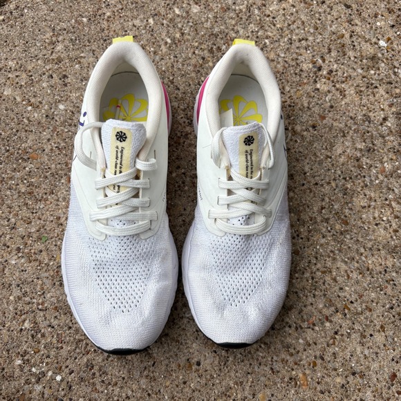 Nike Shoes - Nike Odyssey React Flyknit 2 running shoe size 6 lace up lightweight white train